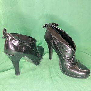 Jessica Simpson heeled bootie